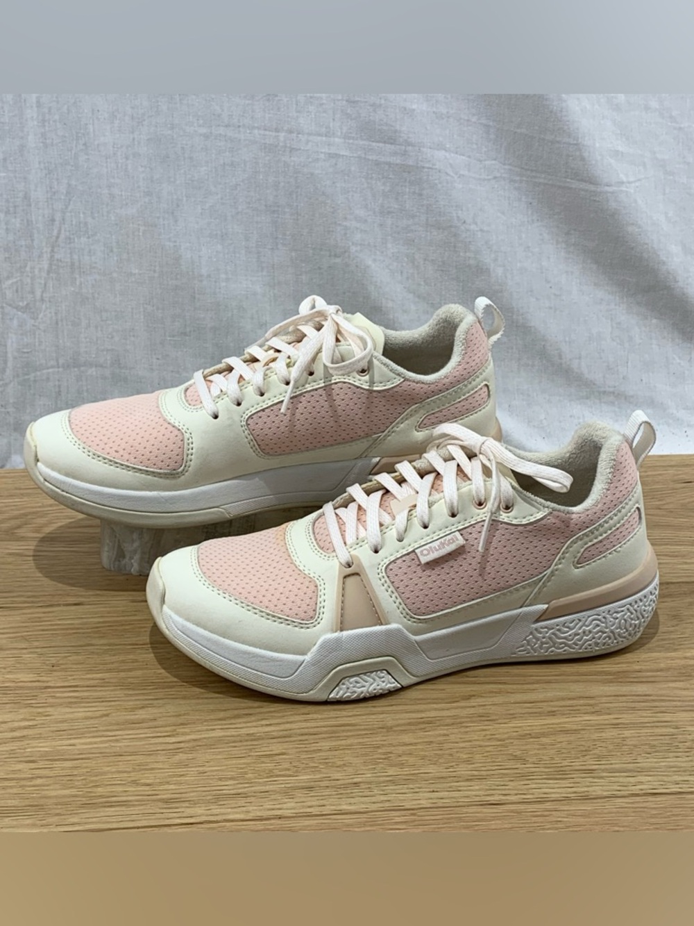 Olukai Anau Women’s Size 9 Pickleball Shoes Bright White/ Rose Dust